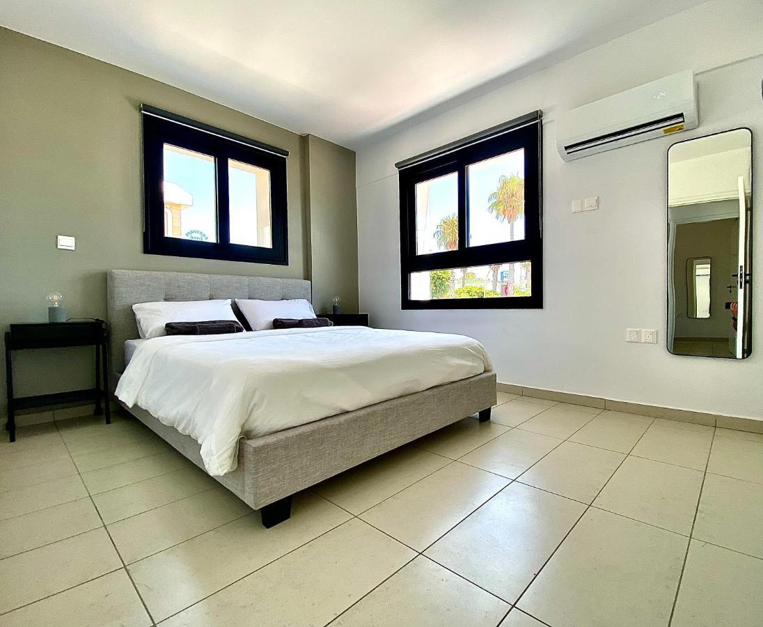 Sea La Vie #2 - Luxury Seaview Apartment Paphos Ngoại thất bức ảnh